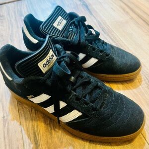 Busenitz Adidas- near perfect condition.